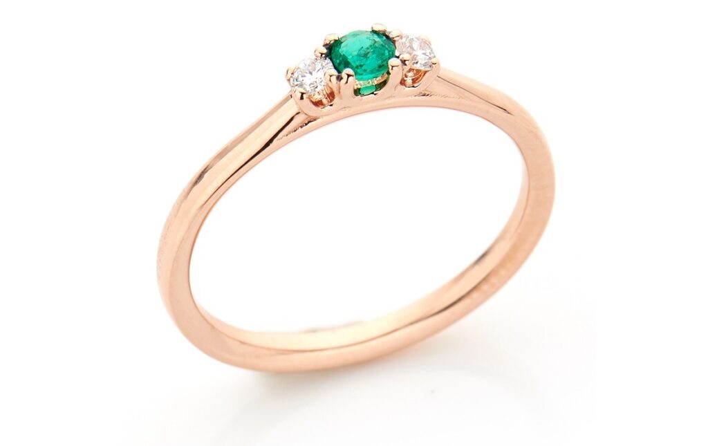 anello con smeraldo