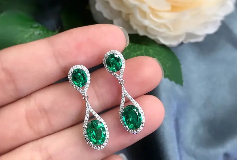 orecchini di smeraldo