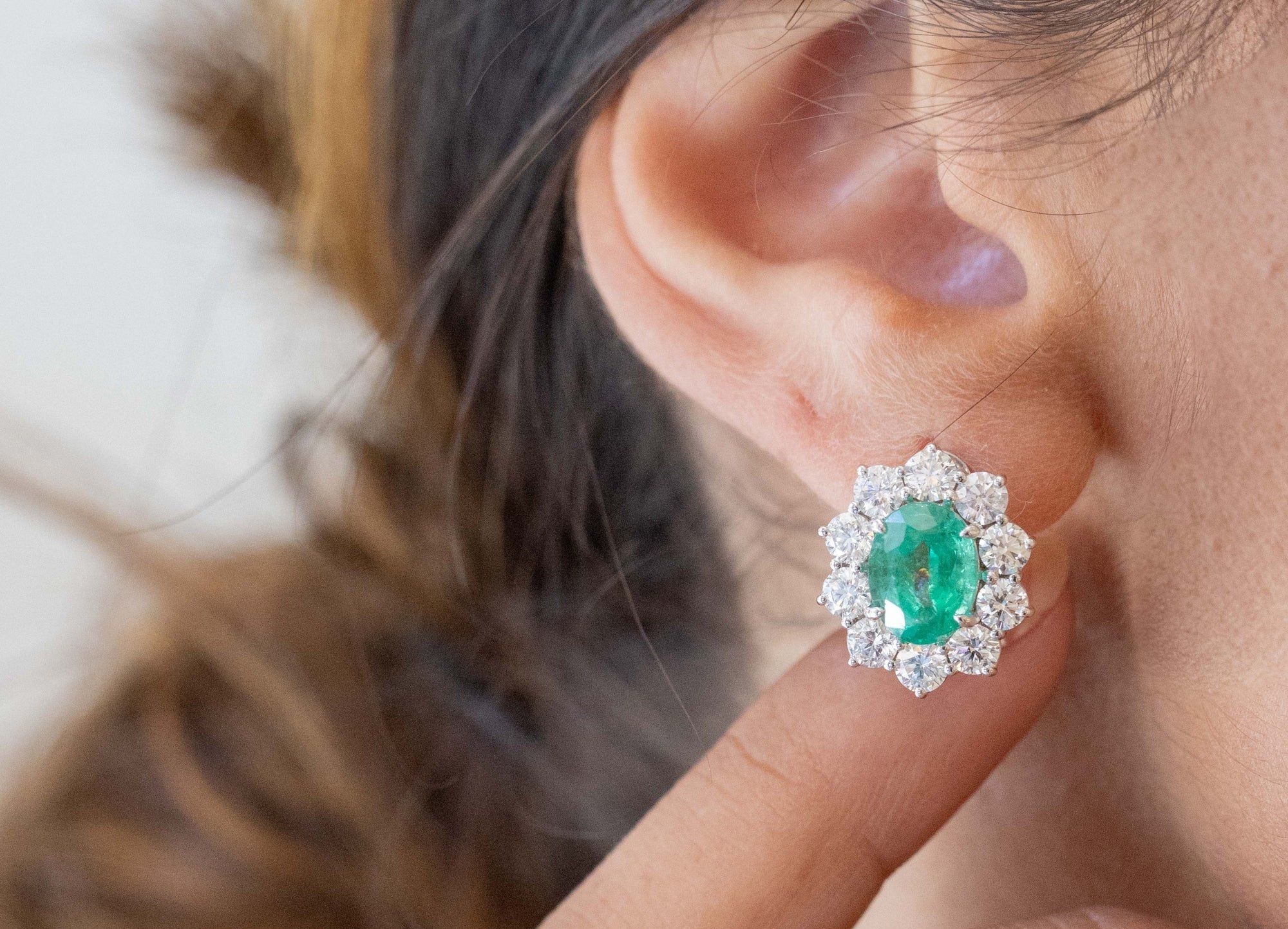 orecchini con smeraldo